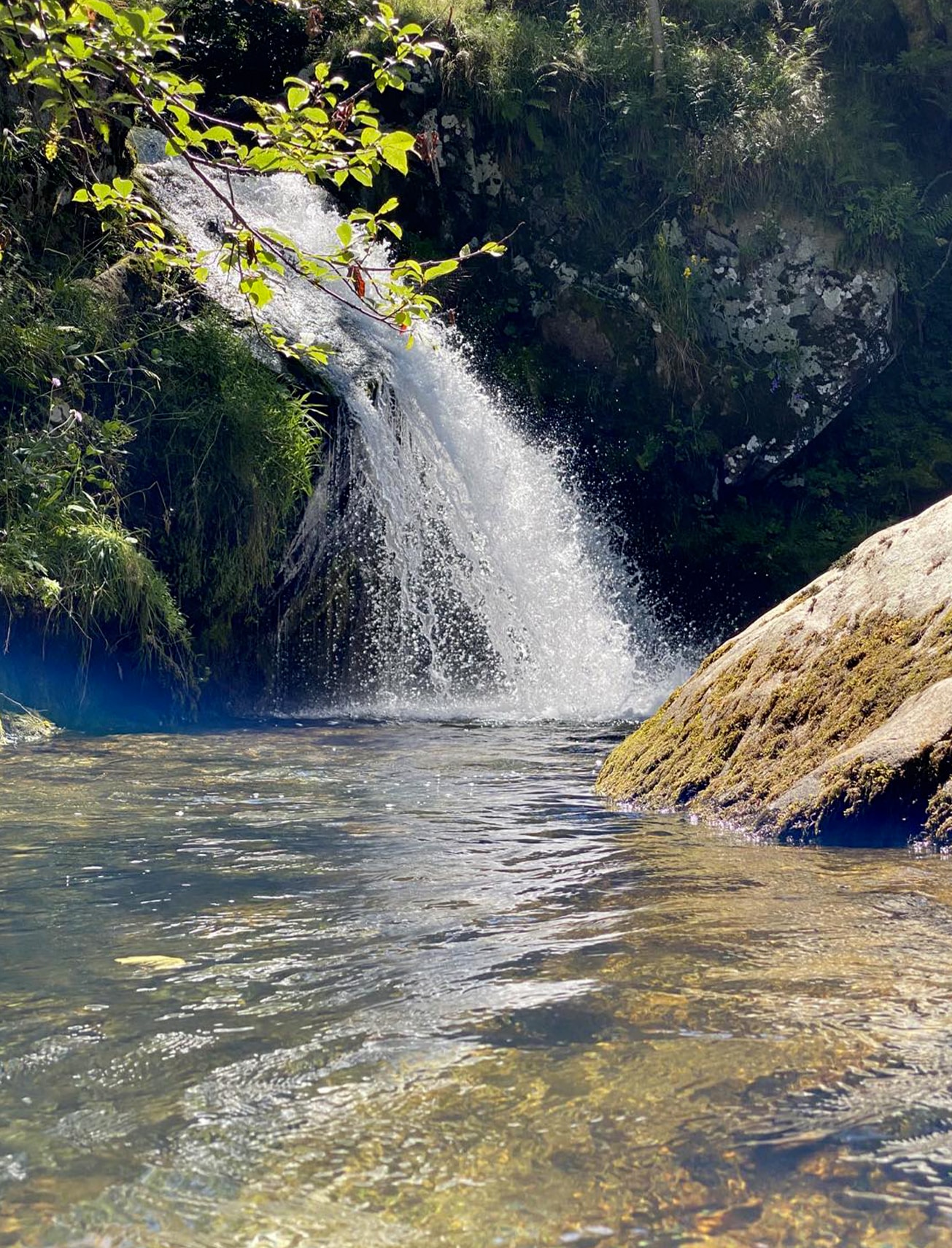 Camping en bord de rivière dans le Puy de Dôme